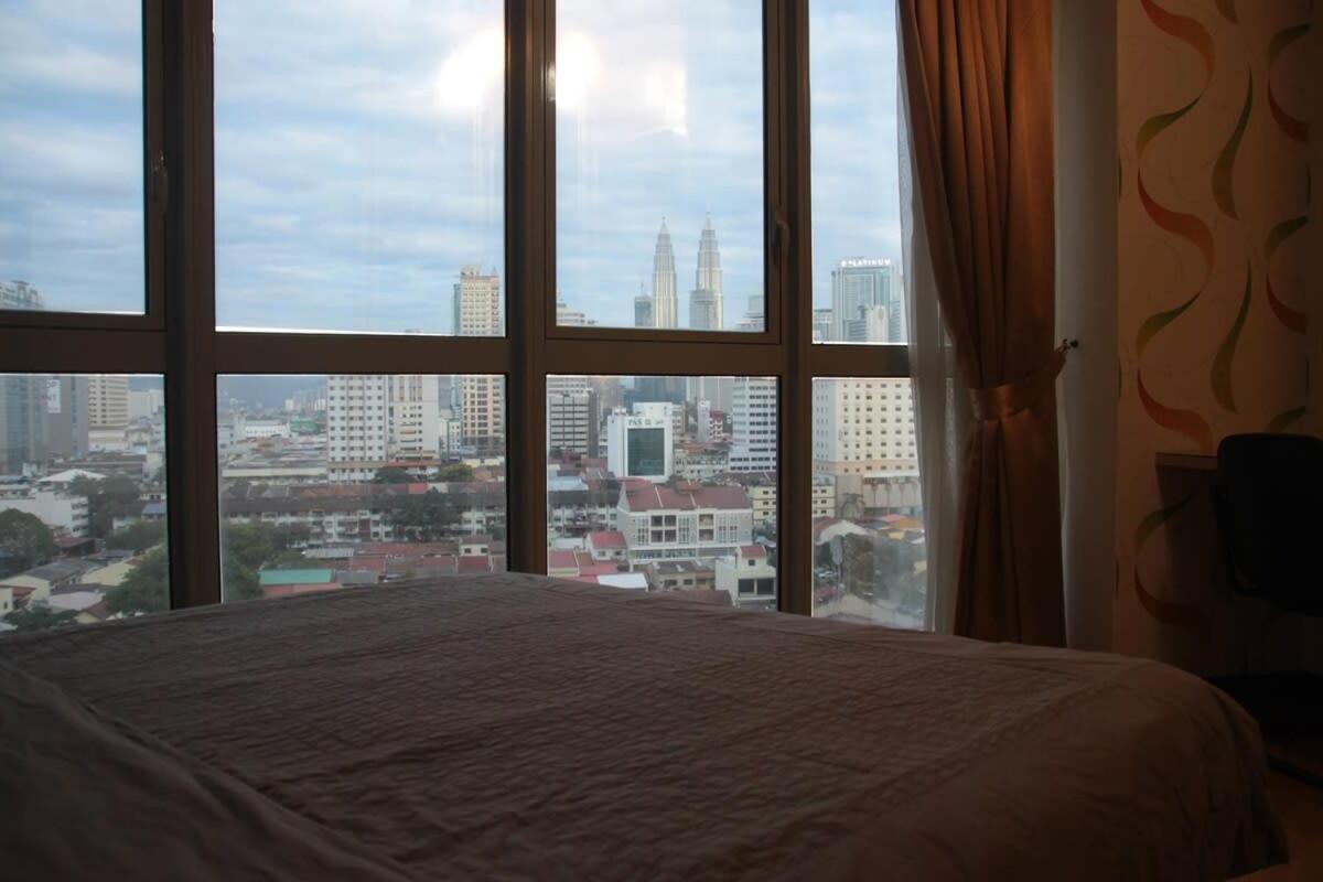 Luxury 3 Bedroom At Regalia Apartment *