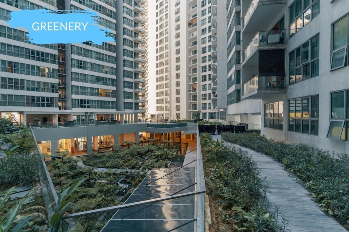 Luxury 3 Bedroom At Regalia Apartment