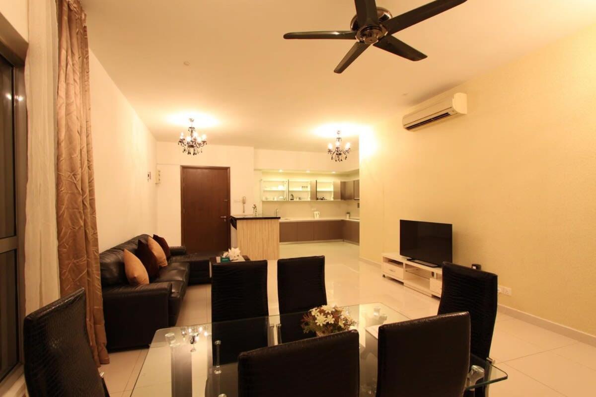 Apartment Luxury 3 Bedroom At Regalia