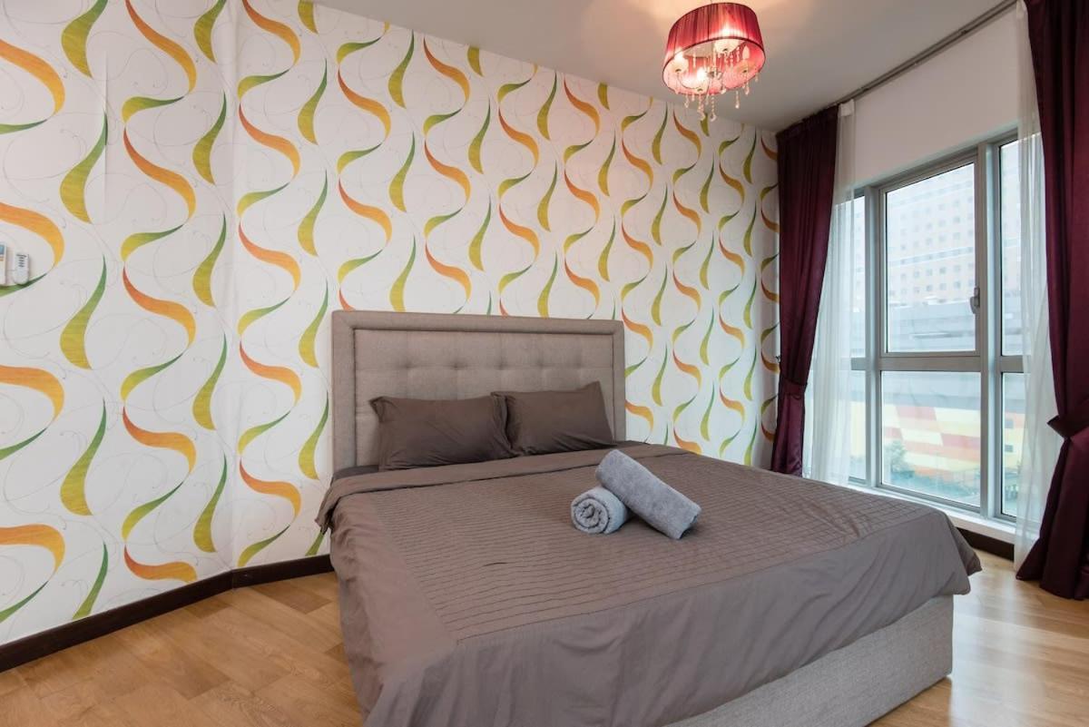 Luxury 3 Bedroom At Regalia Apartment *