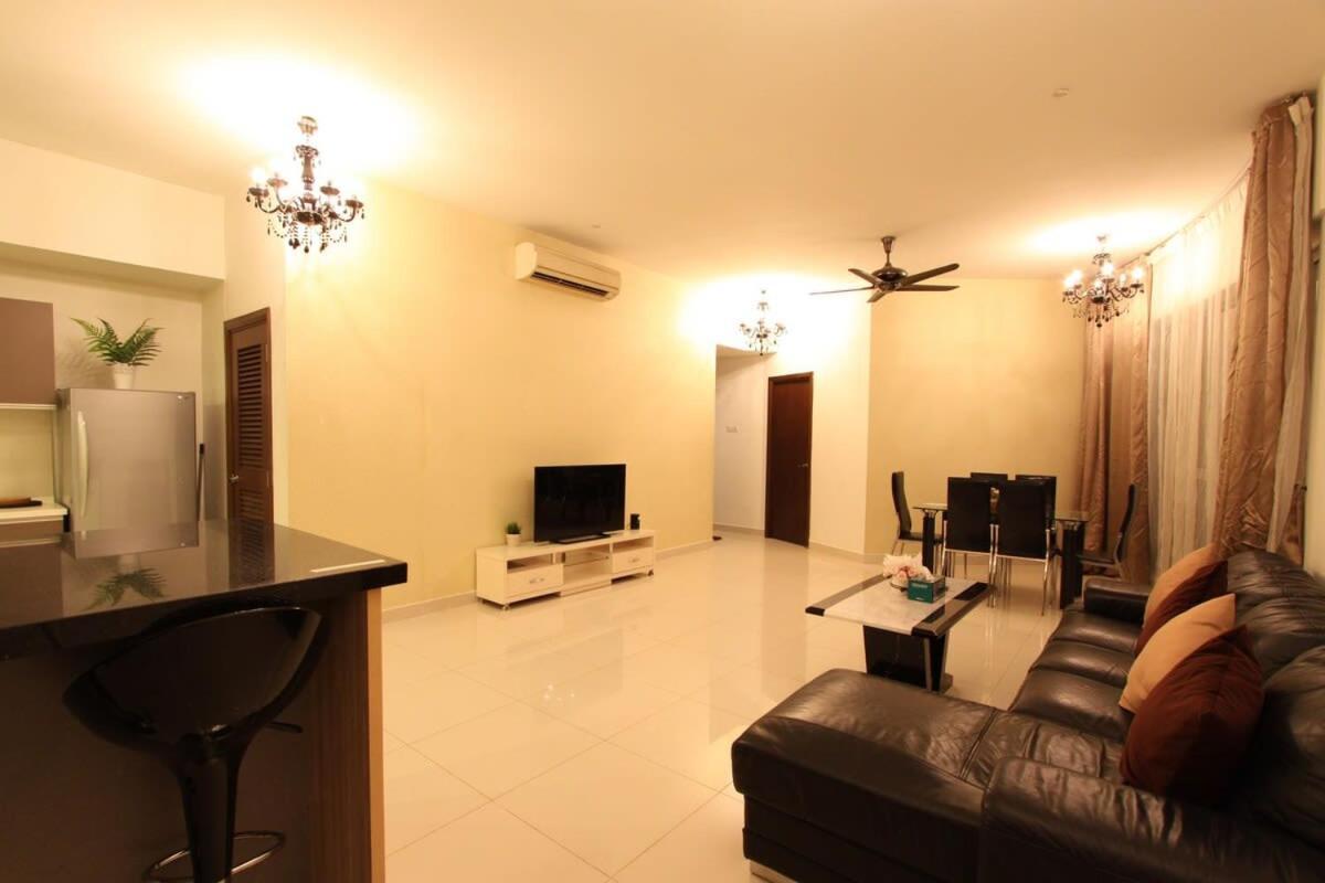 Pangsapuri Luxury 3 Bedroom At Regalia *