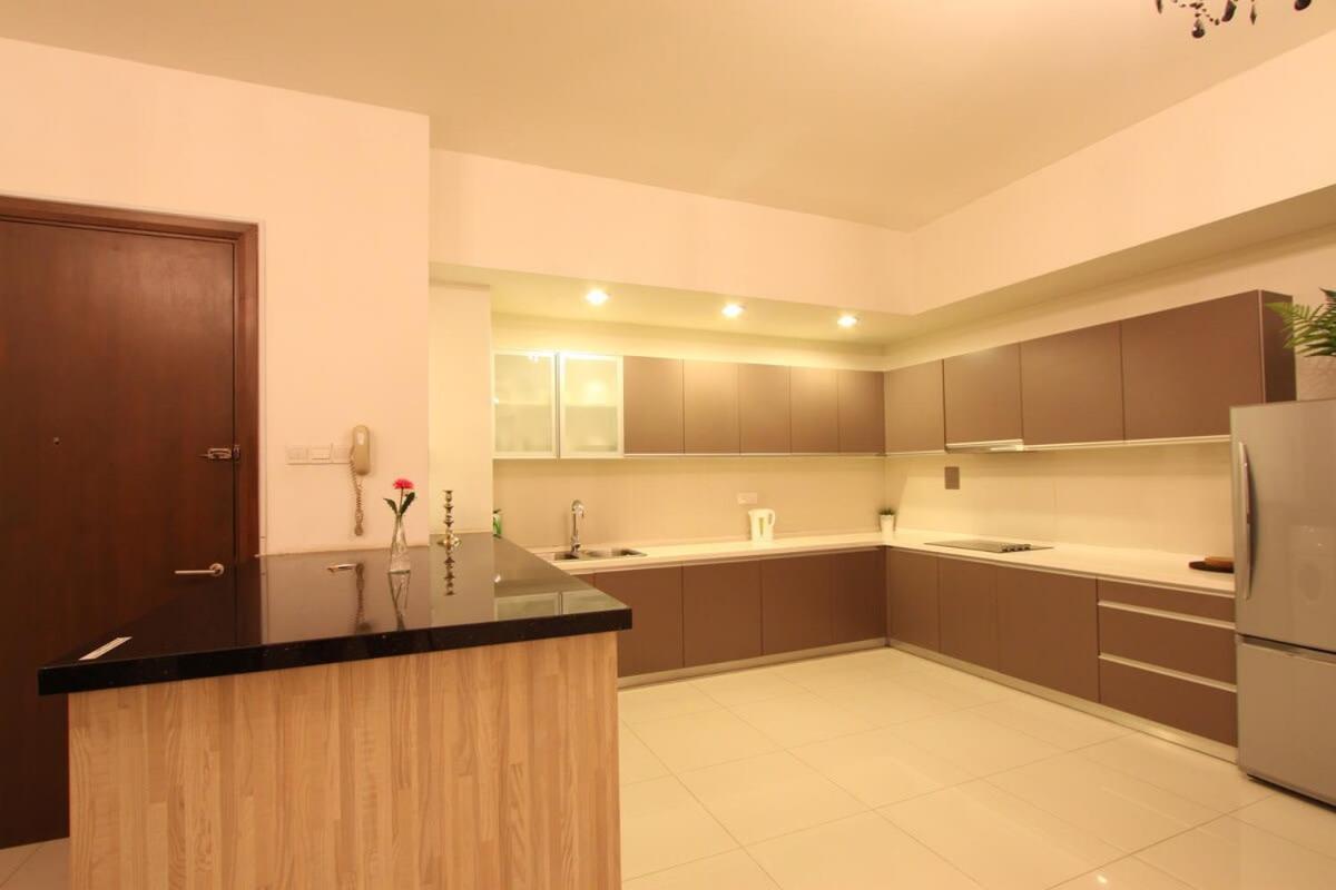 Luxury 3 Bedroom At Regalia Pangsapuri Kuala Lumpur