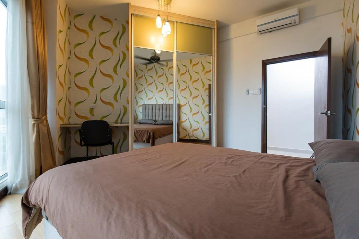 Luxury 3 Bedroom At Regalia * Kuala Lumpur